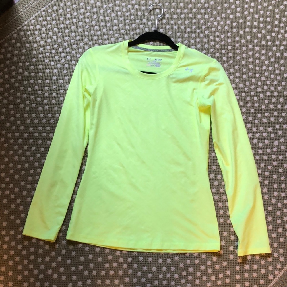 Under Armoir Long Sleeve T Size XS